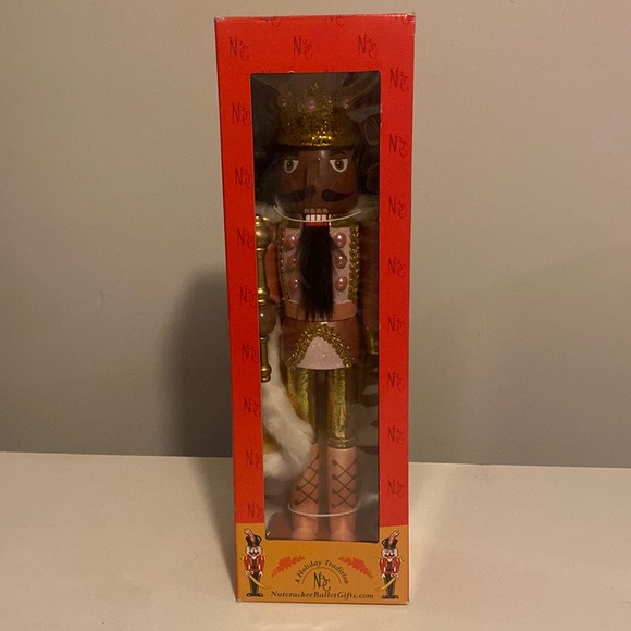 Nutcracker - Picture 1 of 3